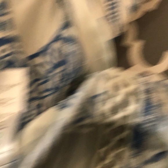 Z & L blue and white print with open weave trim. Large. NWT - Picture 7 of 7